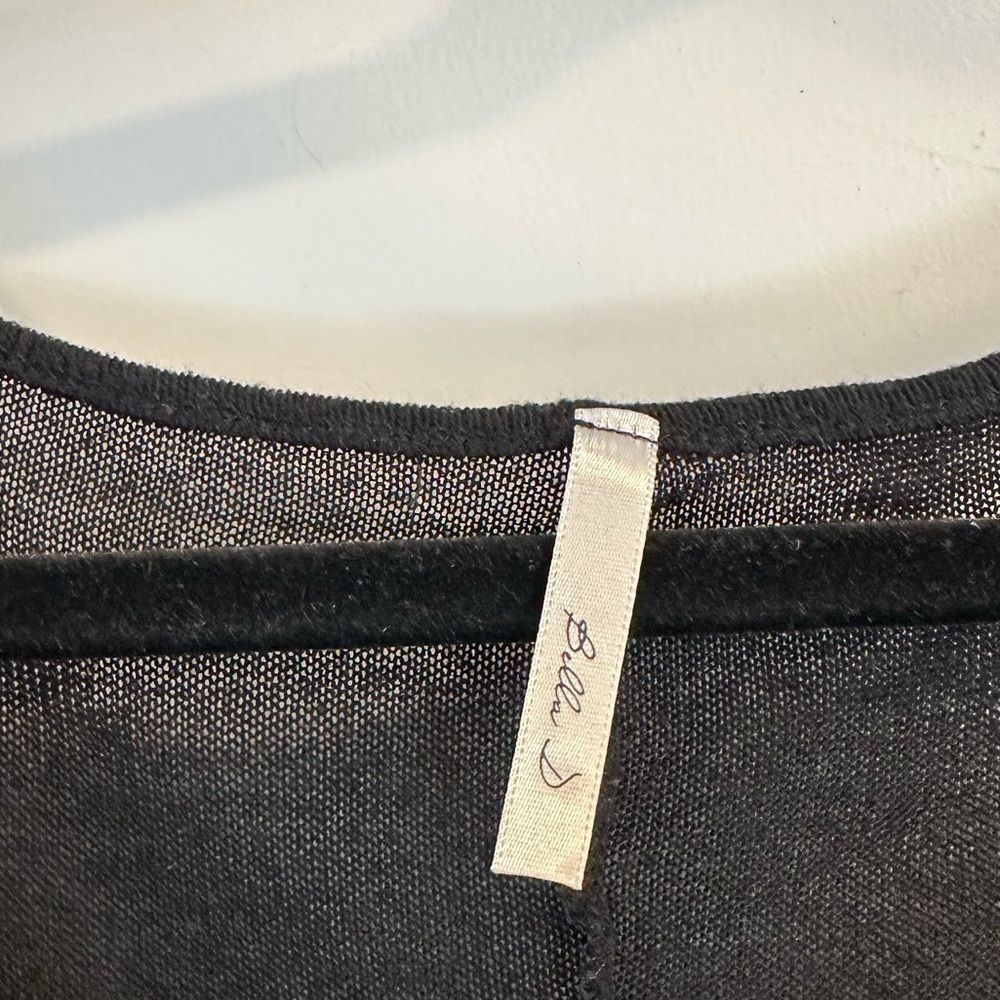 Bella D Lightweight Black 3/4 Sleeve Scoopneck Shirt - Picture 3 of 3